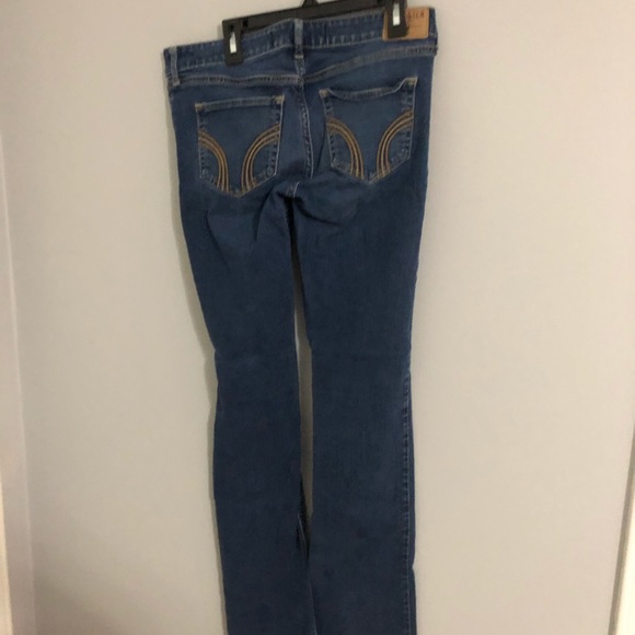 Hollister jeans; size 7R; 28x33; EUC - Picture 2 of 5